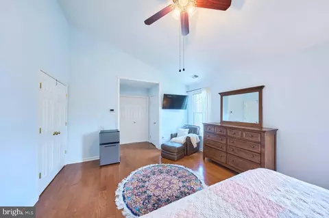 Bedroom - 46554 Cedarhurst Dr, Sterling, VA 20165 photo 2 of 8