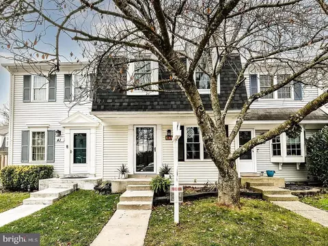 43 Bickel Ct, Sterling, VA 20165