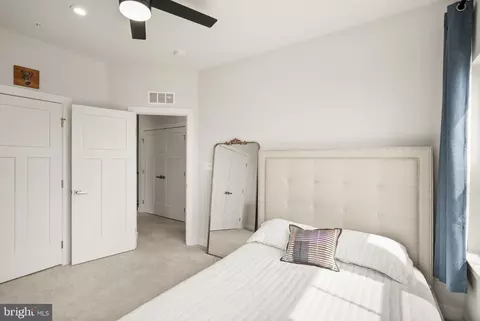 Bedroom - 24252 Thurso Sq, Sterling, VA 20166 photo 6 of 8