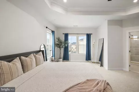 Bedroom - 24252 Thurso Sq, Sterling, VA 20166 photo 2 of 8