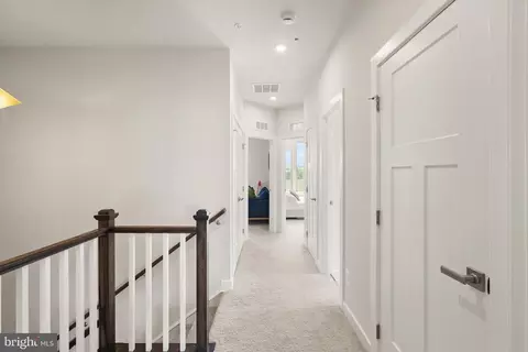Entry Way - 24252 Thurso Sq, Sterling, VA 20166 photo 7 of 10