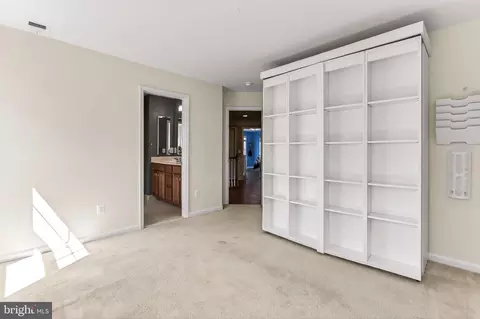 42308 Guildhall Dr, Ashburn, VA 20148 photo 21