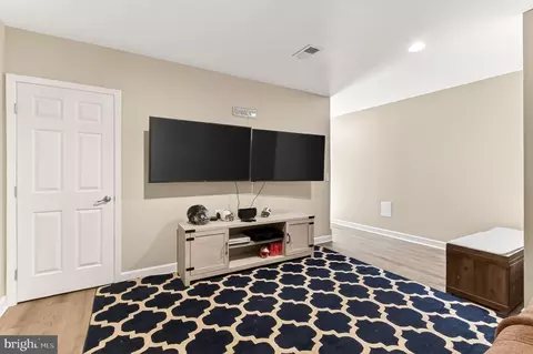 42308 Guildhall Dr, Ashburn, VA 20148 photo 23