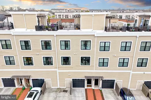 43567 Michigan Sq, Leesburg, VA 20176