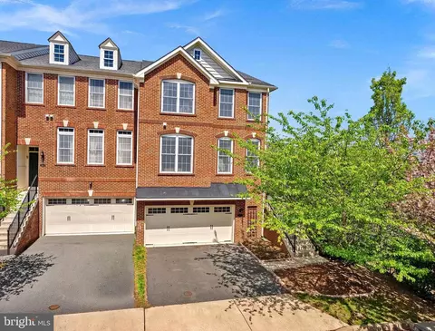 200 Croft Sq, Purcellville, VA 20132