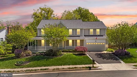 817 Kenneth Pl SE, Leesburg, VA 20175