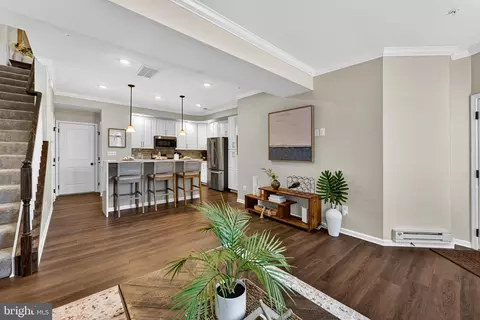 42227 Piebald Sq, Aldie, VA 20105