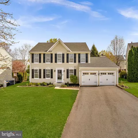 35786 Chapel Hill Ct, Round Hill, VA 20141
