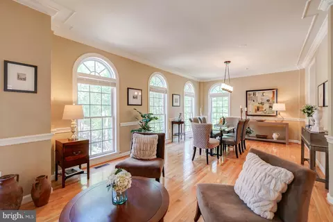 47816 Scotsborough Sq, Sterling, VA 20165