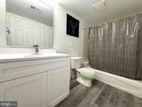 Bath - 44086 Natalie Ter #201, Ashburn, VA 20147 photo 2 of 2