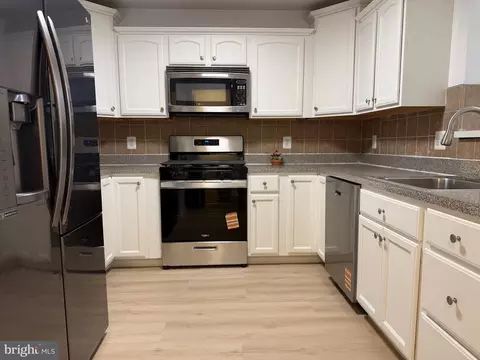 Kitchen - 44086 Natalie Ter #201, Ashburn, VA 20147 photo 2 of 4