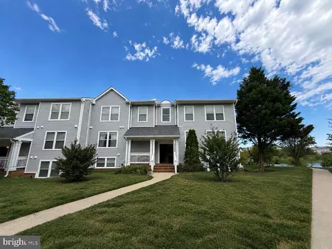 Exterior - 44086 Natalie Ter #201, Ashburn, VA 20147 photo 2 of 2