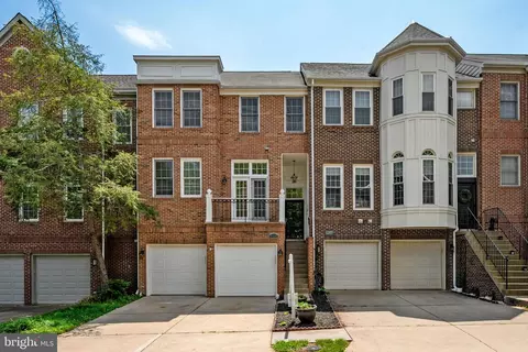 47697 Whirlpool Sq, Sterling, VA 20165