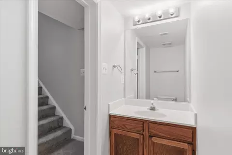 Entry Way - 46810 Rabbitrun Ter, Sterling, VA 20164 photo 6 of 6