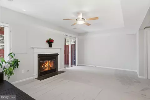 Living - 46810 Rabbitrun Ter, Sterling, VA 20164 photo 6 of 6