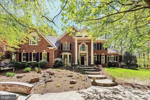 22167 Woodwinds Dr, Leesburg, VA 20175