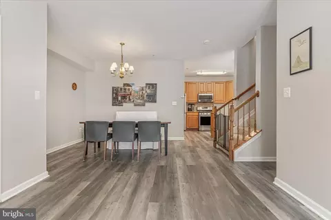 Dining - 20227 Macglashan Ter, Ashburn, VA 20147 photo 1 of 3