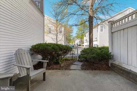 Exterior - 20227 Macglashan Ter, Ashburn, VA 20147 photo 2 of 3