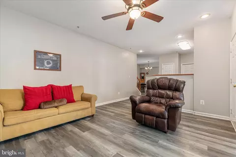 Living - 20227 Macglashan Ter, Ashburn, VA 20147 photo 2 of 2