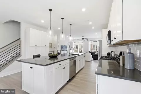 22801 Tawny Pine Sq, Brambleton, VA 20148