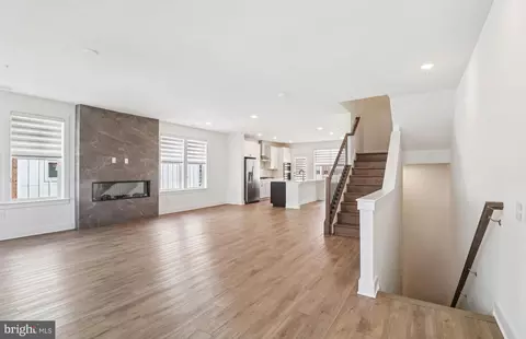 19814 Lavender Dust Sq, Ashburn, VA 20147