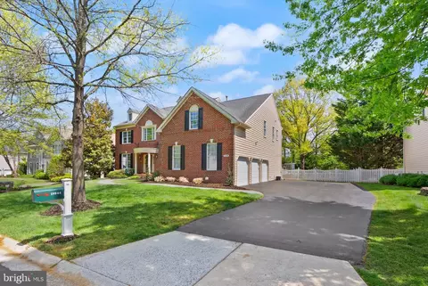 Exterior - 19944 Interlachen Cir, Ashburn, VA 20147 photo 5 of 24