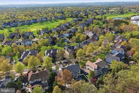 View/Area - 19944 Interlachen Cir, Ashburn, VA 20147 photo 5 of 17