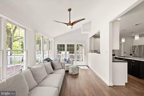 Entry Way - 19944 Interlachen Cir, Ashburn, VA 20147 photo 5 of 8
