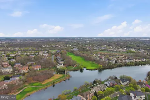 View/Area - 19944 Interlachen Cir, Ashburn, VA 20147 photo 12 of 17
