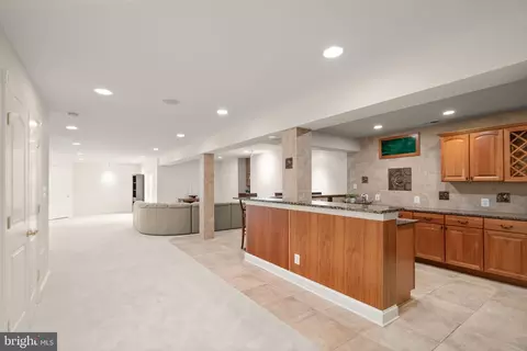 Entry Way - 19944 Interlachen Cir, Ashburn, VA 20147 photo 8 of 8