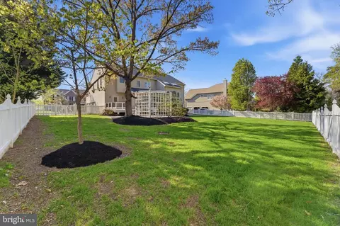 Exterior - 19944 Interlachen Cir, Ashburn, VA 20147 photo 19 of 24