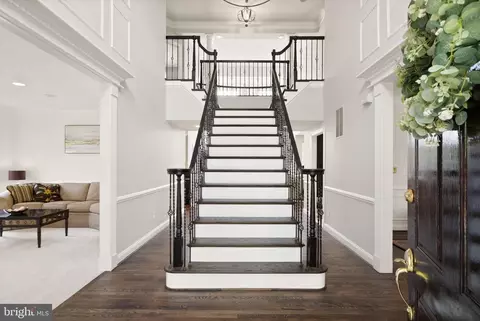 Entry Way - 19944 Interlachen Cir, Ashburn, VA 20147 photo 1 of 8