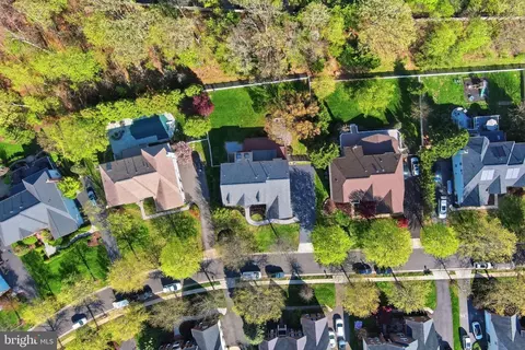 View/Area - 19944 Interlachen Cir, Ashburn, VA 20147 photo 4 of 17