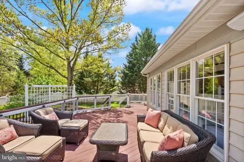 Exterior - 19944 Interlachen Cir, Ashburn, VA 20147 photo 9 of 24