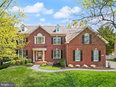 Exterior - 19944 Interlachen Cir, Ashburn, VA 20147 photo 4 of 24