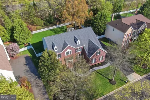 View/Area - 19944 Interlachen Cir, Ashburn, VA 20147 photo 9 of 17