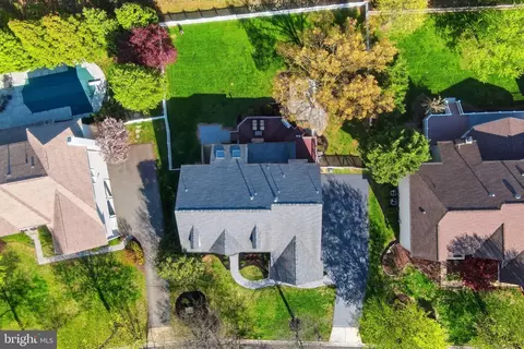 View/Area - 19944 Interlachen Cir, Ashburn, VA 20147 photo 1 of 17