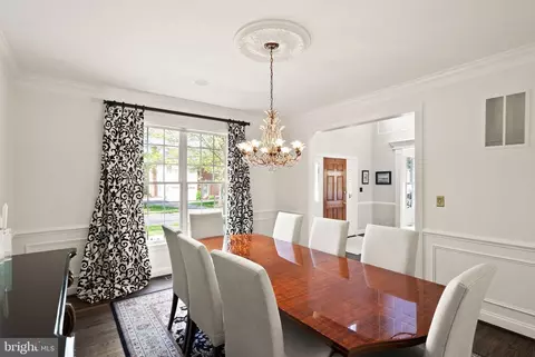 Dining - 19944 Interlachen Cir, Ashburn, VA 20147 photo 3 of 4
