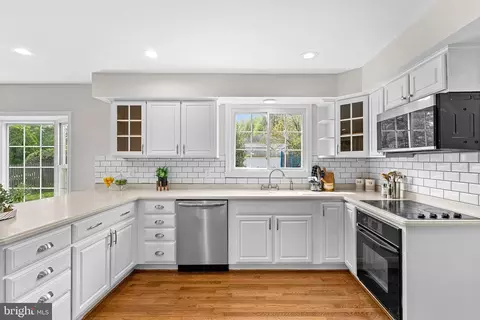 Kitchen - 105 Peyton Rd, Sterling, VA 20165 photo 1 of 6