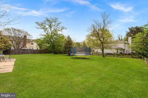 Exterior - 105 Peyton Rd, Sterling, VA 20165 photo 6 of 9