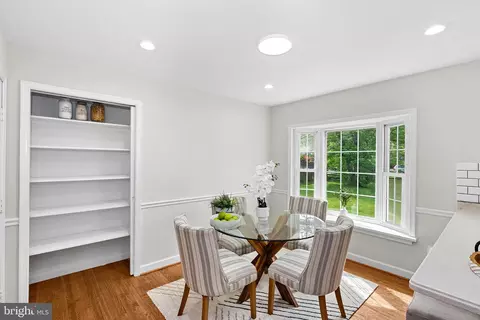 Dining - 105 Peyton Rd, Sterling, VA 20165 photo 4 of 5