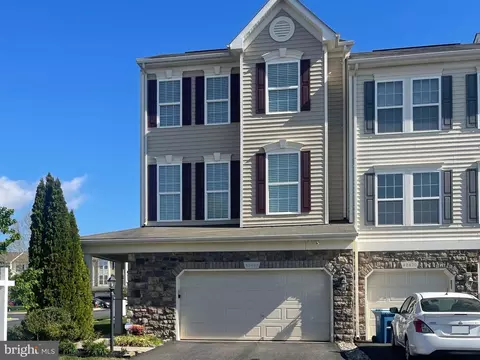 42468 Franklin Benjamin Ter, Broadlands, VA 20148