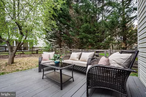 Exterior - 5 Dudley Ct, Sterling, VA 20165 photo 7 of 13