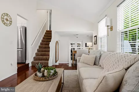 Entry Way - 5 Dudley Ct, Sterling, VA 20165 photo 6 of 8