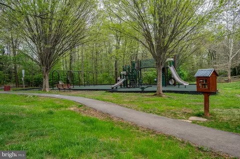 View/Area - 5 Dudley Ct, Sterling, VA 20165 photo 2 of 3