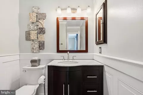 Bath - 5 Dudley Ct, Sterling, VA 20165 photo 2 of 4