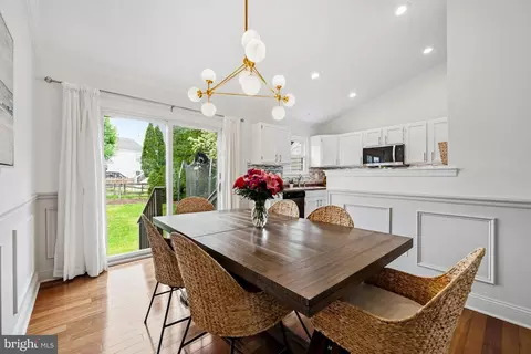 Dining - 5 Dudley Ct, Sterling, VA 20165 photo 5 of 6