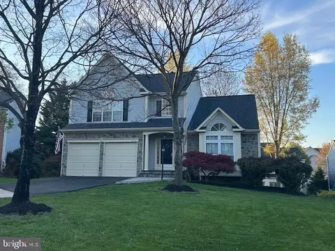 46792 Trailwood Pl, Sterling, VA 20165