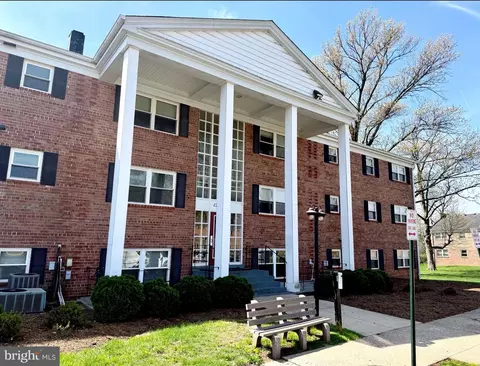 120 8 Washington St NE #9, Leesburg, VA 20176