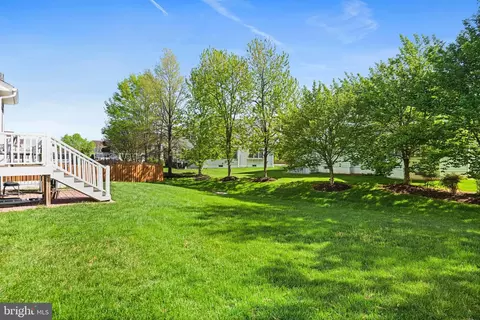 Exterior - 22845 Queensbridge Dr, Ashburn, VA 20148 photo 4 of 5